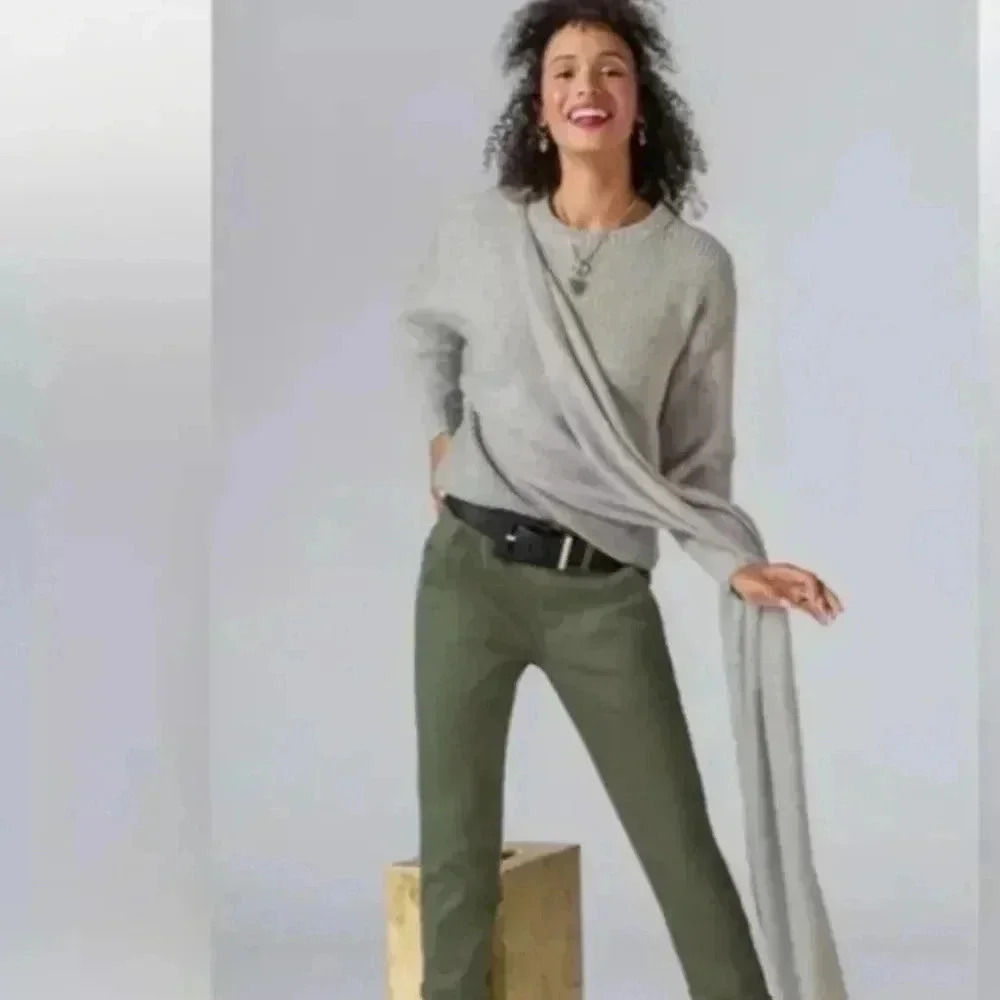 CAbi Nip Sweater With a long shawl extending from hand to shoulder 69×28